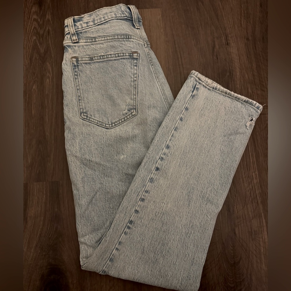 Abercrombie 90s Straight Curve Love Ultra High Rise denim jeans size 28 size 6